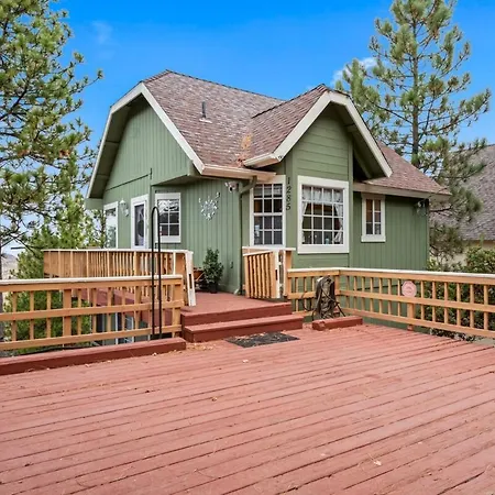 Casa De Yukon & Black Stone Grill, 3 Level Home